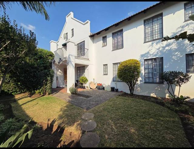 3 BEDROOM TOWNHOUSE FOR SALE IN MARAIS STEYN PARK